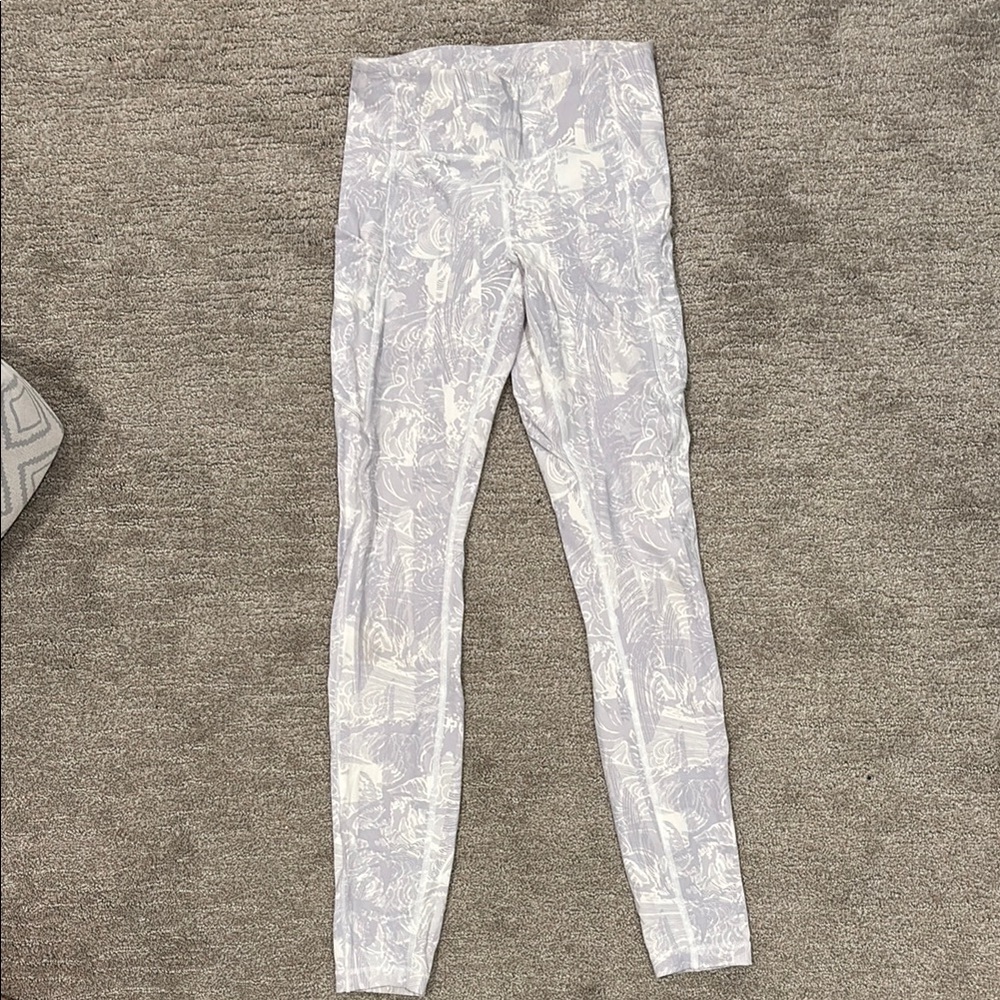 Vintage Lululemon Gray and White Patterned Leggings
